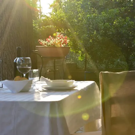 Il Giovine Oda ve Kahvaltı