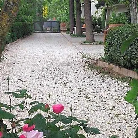 Il Giovine 住宿加早餐酒店 克利通诺河畔坎佩洛